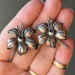 Vintage Estate Mexico 925 Sterling Silver Hibiscus Flower Screw Back Earrings